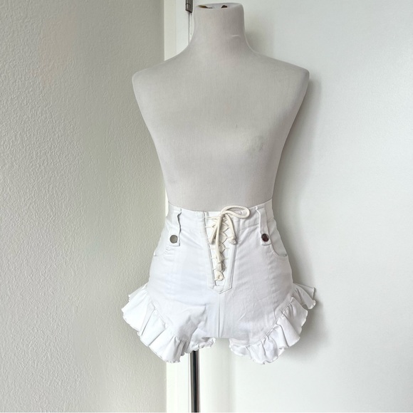 Eggie Ruffle Shorts - Picture 3 of 10